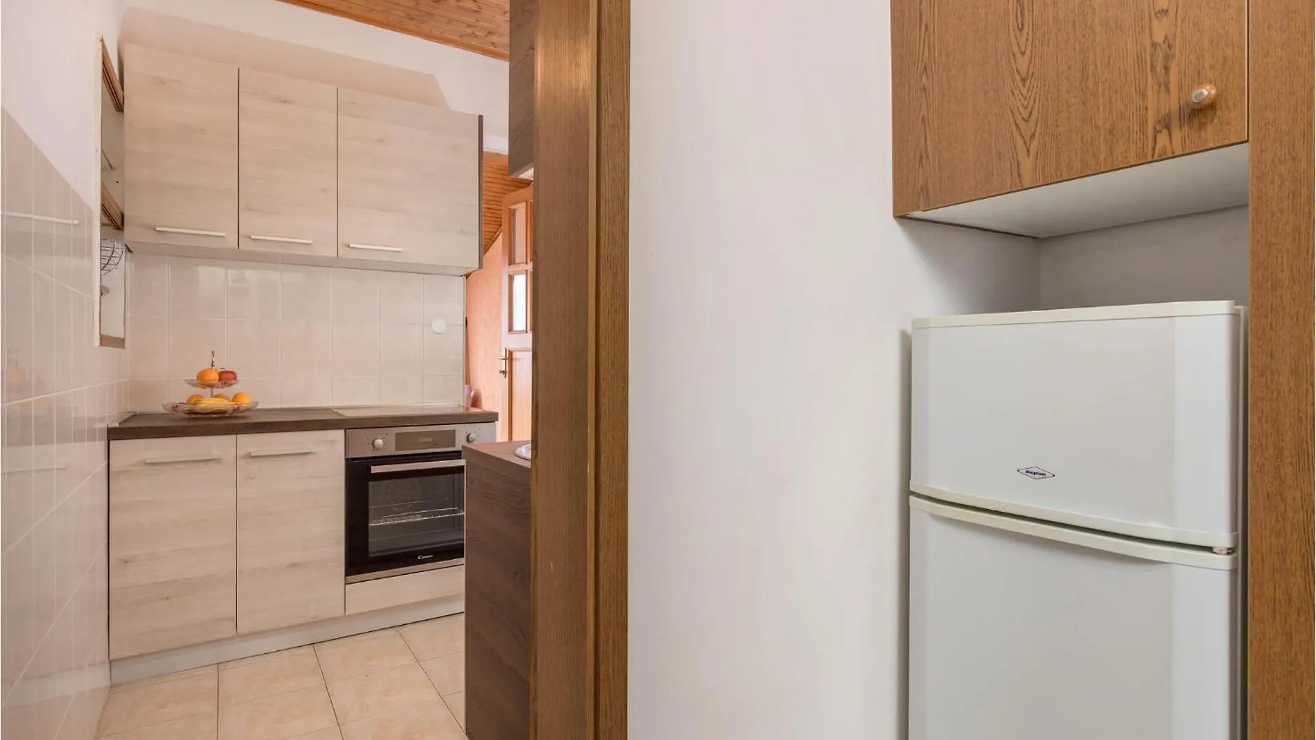 Gorgeous Apartment In Lovran With Kitchen Κροατία