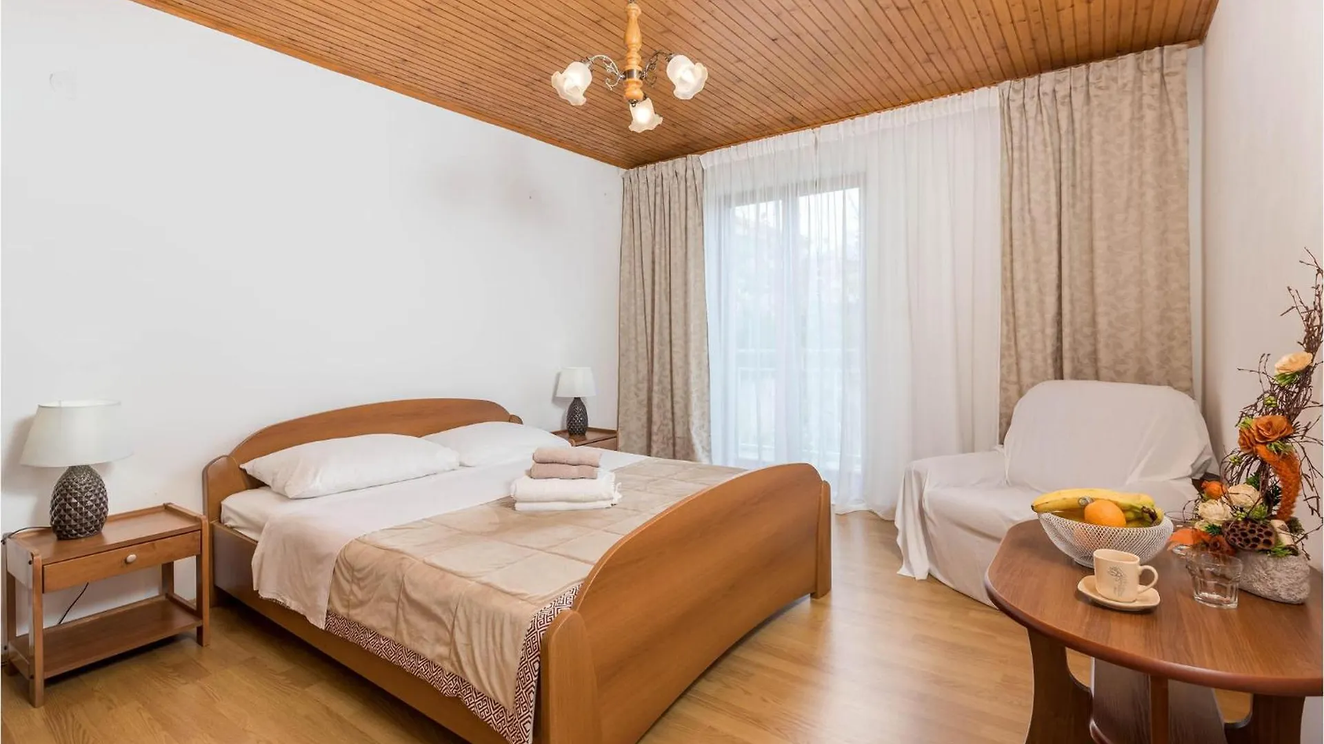 Gorgeous Apartment In Lovran With Kitchen Κροατία